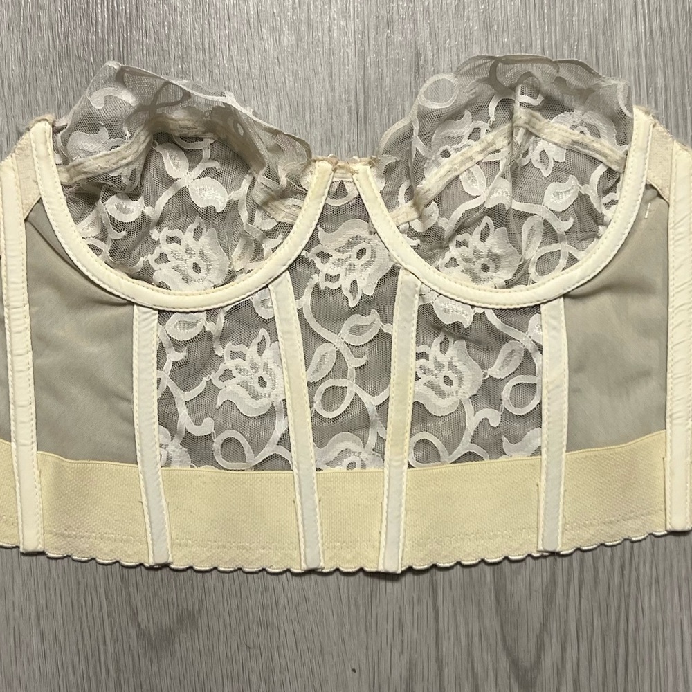 Victoria's Secret Cream Lace Bra